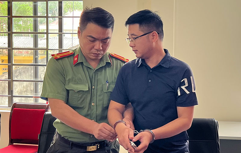 Son La: Bat chuyen vien ngan hang lua dao chiem doat tai san