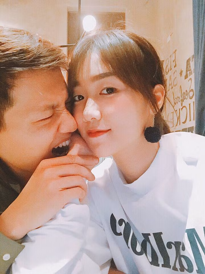 Đây là bức ảnh chụp chung với bạn gái hiếm hoi mà Trần Ngọc chia sẻ trên trang cá nhân của mình trước khi làm đám cưới. Ảnh trong bài: Facebook nhân vật.