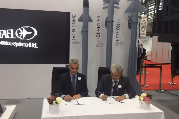 I-Derby ER là tên lửa không đối không có hệ thống radar chủ động tiên tiến và là một biến thể của dòng tên lửa ngoài tầm nhìn Debry. Tên lửa này được công ty quốc phòng Hệ thống Quốc phòng Tiên tiến Rafael của Israel sản xuất và được công bố vào tháng 6/2015. I-Derby ER có thể được tích hợp trên các chiến đấu cơ như F/A-50, F-16, F-5, Mirage-2000, JAS-39 Gripen và máy bay chiến đấu hạng nhẹ Tejas. Tên lửa không đối không này cũng có thể được khai hỏa từ hệ thống phòng không tầm trung và tầm ngắn SPYDER để đánh chặn máy bay kẻ thù.