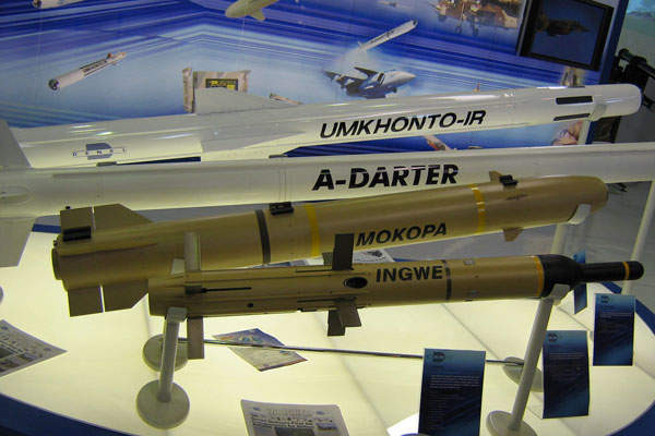 A-Darter là một tên lửa không đối không thế hệ thứ 5 do Denel Dynamics, Mectron, Avibras và Opto Eletrônica phát triển. Tên lửa A-Darter có thể được tích hợp trên các chiến đấu cơ như JAS-39 Gripen, Hawk Mk120, F-5E/F Tiger II và F-5A/B. Tên lửa được trang bị thiết bị tìm kiếm hình ảnh nhiệt 2 màu và hệ thống chống gây nhiễu điện tử đa phương thức (ECCM) phù hợp cho việc tấn công các mục tiêu trong môi trường mà đối phương thực hiện các biện pháp đối phó.