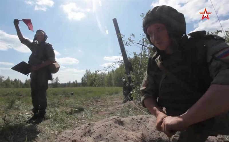 Nhưng vì lý do bảo mật, Nga đã không tiết lộ số lượng loại siêu cối này được nâng cấp mặc dù vậy, RT tiết lộ rằng, những lô đầu tiên sau nâng cấp của cối 2S4 Tyulpan đã được ưu tiên trang bị cho các đơn vị thuộc Quân khu phía Đông và Quân khu phía Tây.