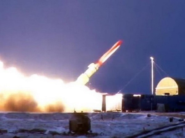 Trước đó, phía Nga bị cho là đánh rơi một tên lửa sử dụng năng lượng hạt nhân trong cuộc thử nghiệm thất bại vào cuối năm 2017 ở biển Barents và đã lên kế hoạch trục vớt hồi năm 2018 với khoảng 3 tàu tham gia.