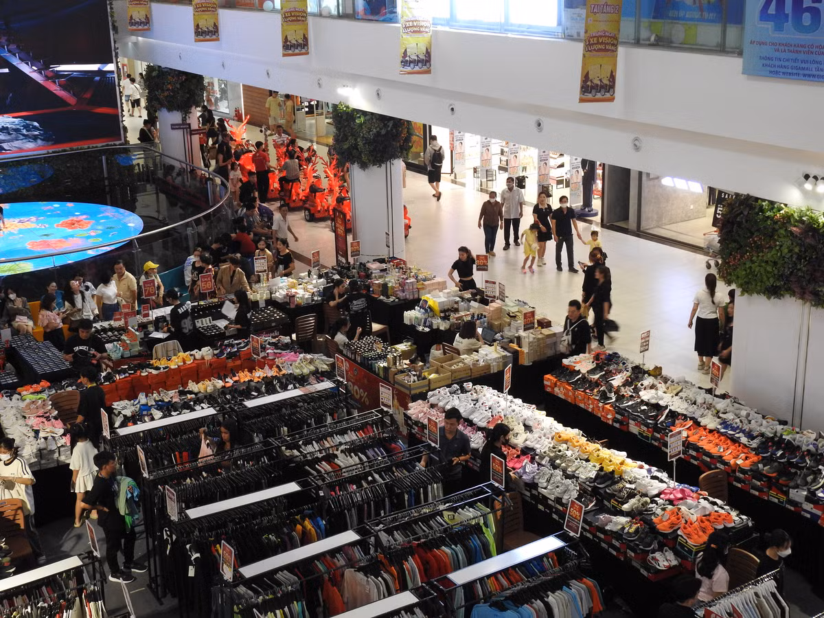 TPHCM: Hang ngan nguoi dan do ve khu trung tam vui choi Tet Duong lich 2025-Hinh-10