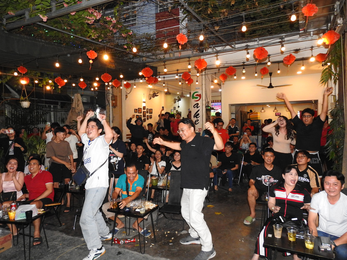 Điểm cafe Sake trên tuyến đường Út Tịch. (Ảnh: Bảo Giang)