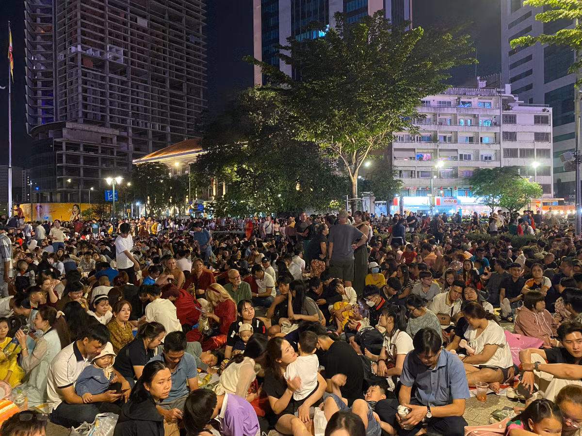 [LIVE] Nguoi dan ca nuoc han hoan chao xuan At Ty-Hinh-16