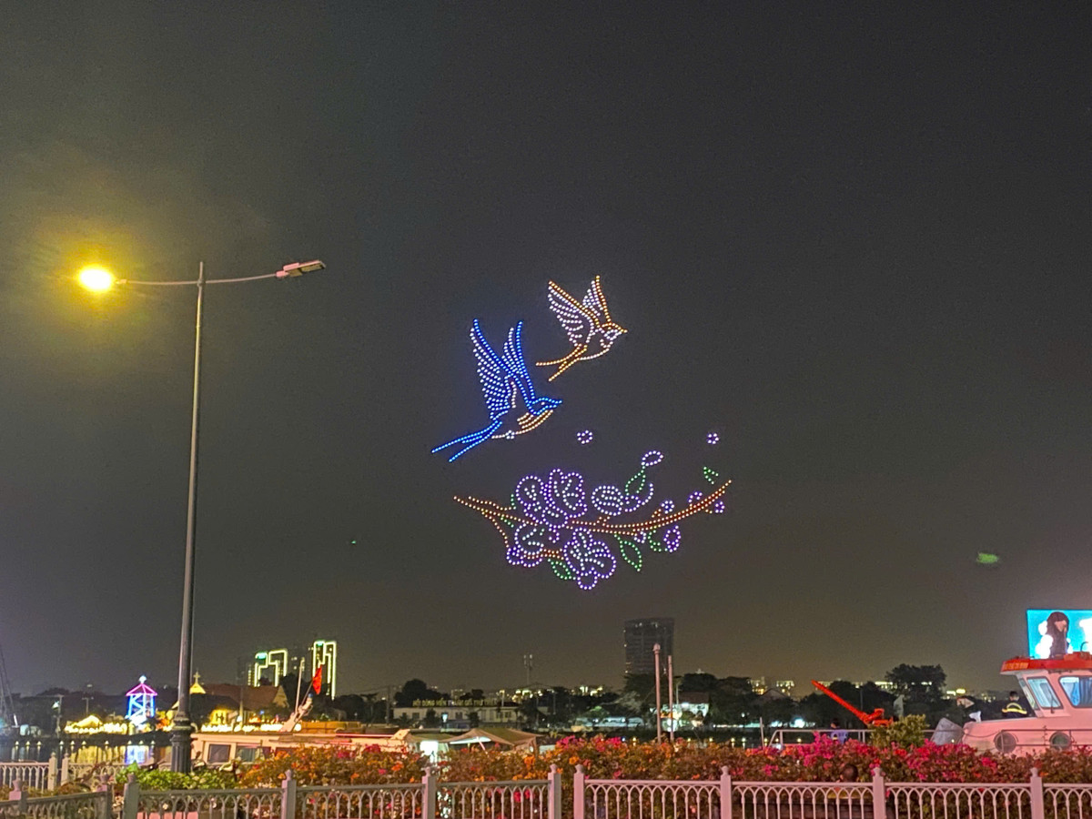 [LIVE] Nguoi dan ca nuoc han hoan chao xuan At Ty-Hinh-14