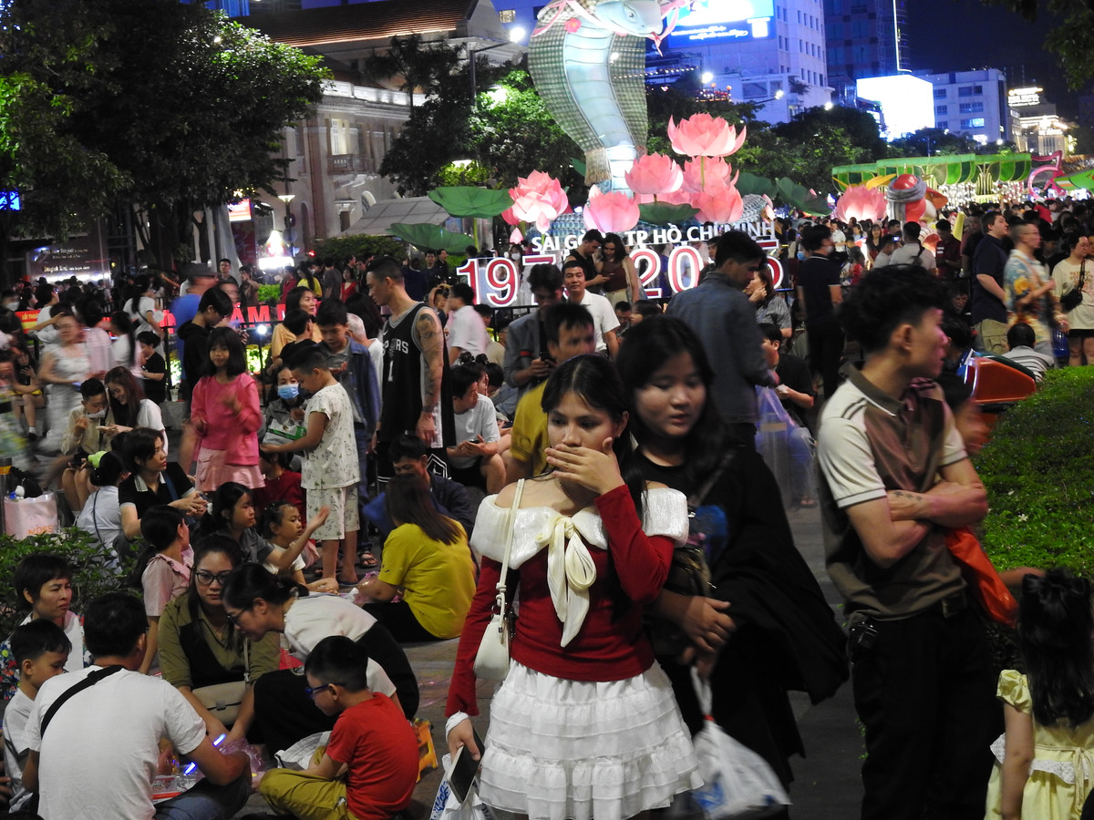 [LIVE] Nguoi dan ca nuoc han hoan chao xuan At Ty-Hinh-19