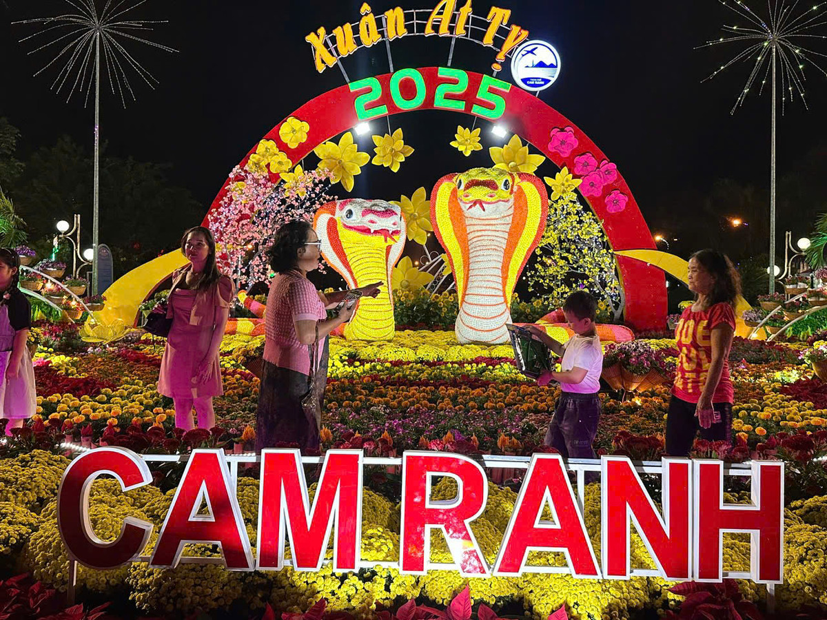 [LIVE] Nguoi dan ca nuoc han hoan chao xuan At Ty-Hinh-30