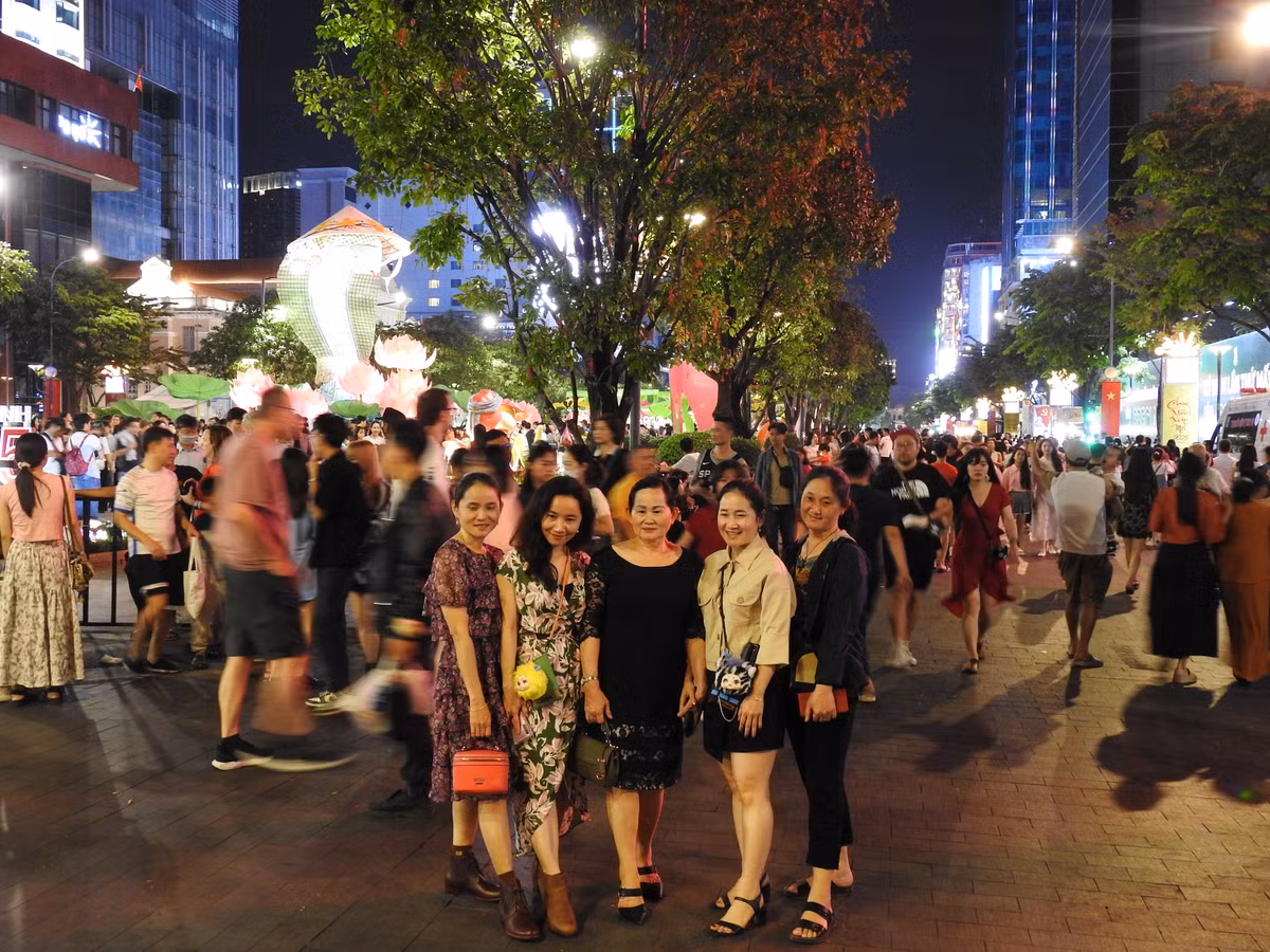 [LIVE] Nguoi dan ca nuoc han hoan chao xuan At Ty-Hinh-20