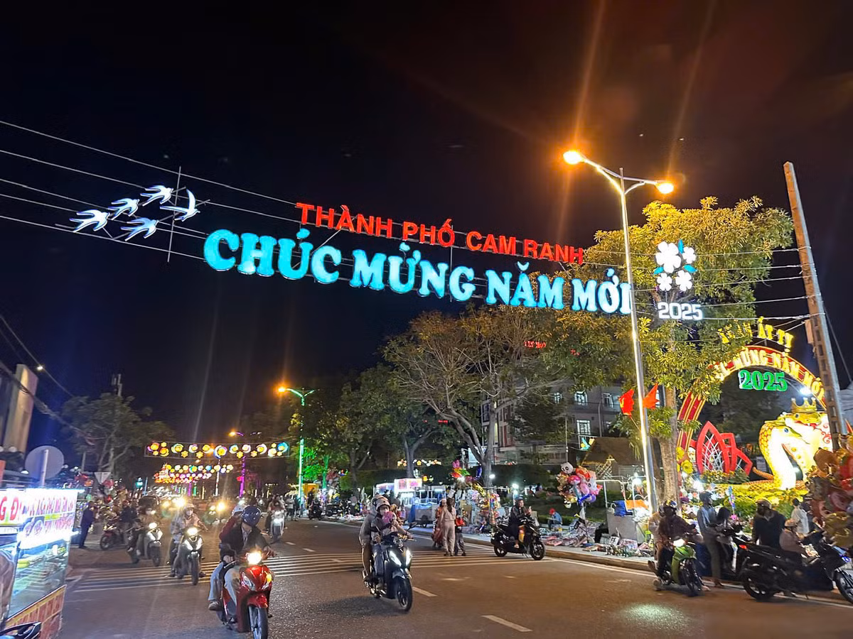 [LIVE] Nguoi dan ca nuoc han hoan chao xuan At Ty-Hinh-29