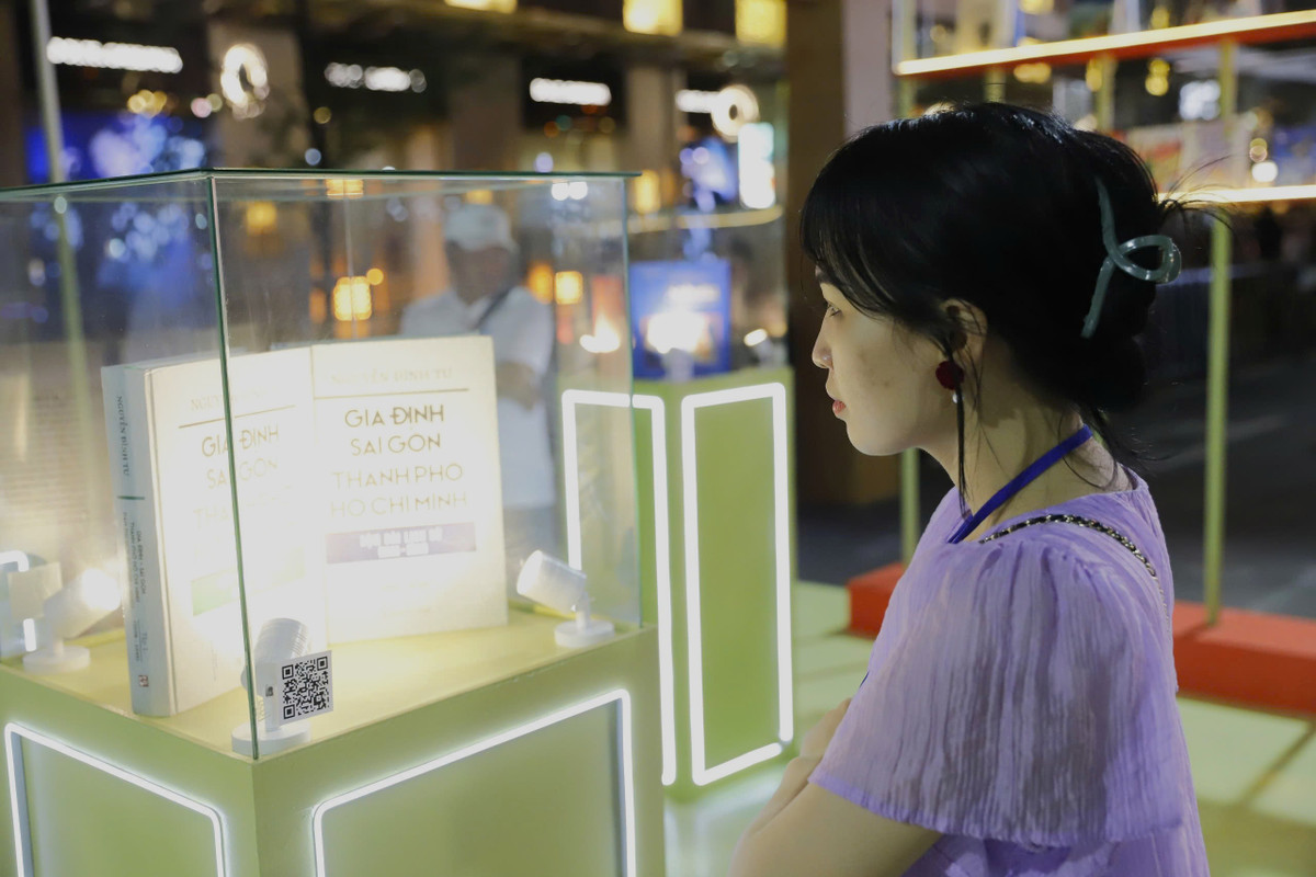 Lễ hội Đường Sách Tết Ất Tỵ không chỉ là dịp tôn vinh văn hóa đọc, mà còn là nơi kết nối, lan tỏa giá trị văn hóa truyền thống và hiện đại, góp phần làm nên sắc xuân rực rỡ của TP HCM.