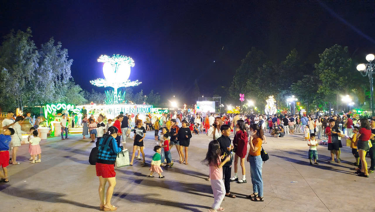 [LIVE] Nguoi dan ca nuoc han hoan chao xuan At Ty-Hinh-55