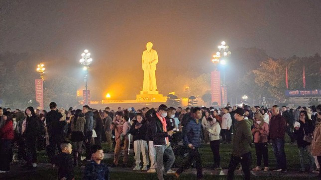 [LIVE] Nguoi dan ca nuoc han hoan chao xuan At Ty-Hinh-47