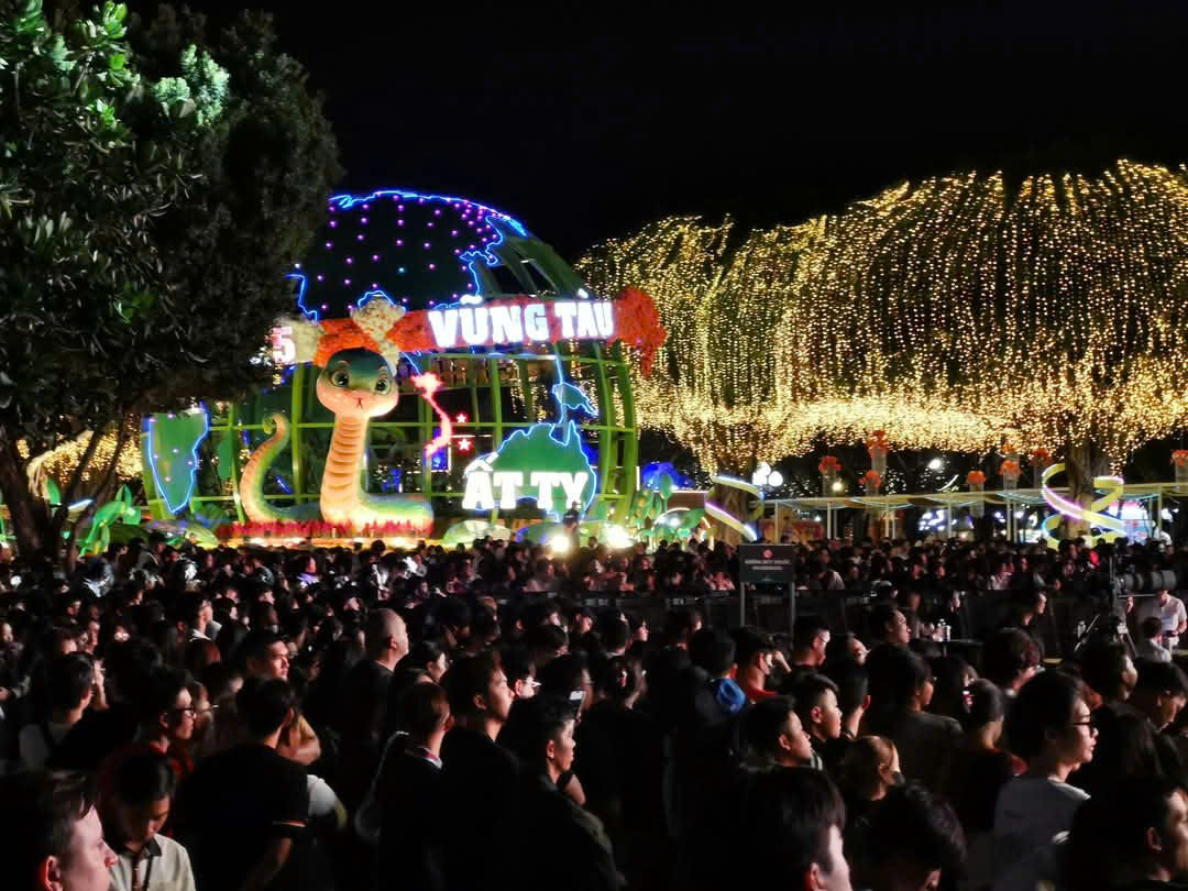 [LIVE] Nguoi dan ca nuoc han hoan chao xuan At Ty-Hinh-58