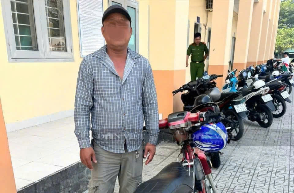 TPHCM: Triệu tập người đàn ông chặn xe tải, ném đá dọa tài xế TPHCM: Trieu tap nguoi dan ong chan xe tai, nem da doa tai xe