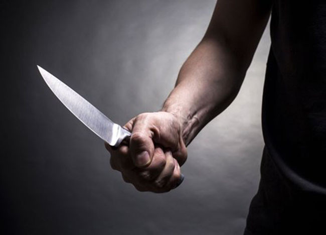 Tin nong ngay 18/5: Be 4 tuoi dang choi bat ngo bi chem thung nao