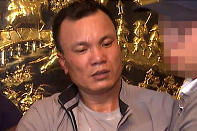  Cường "Dụ", trùm bảo kê xe khách: Tháng 12/2020, Công an tỉnh Thái Bình bắt giữ thêm 1 đối tượng cộm cán khác là Cường "Dụ" (Nguyễn Văn Cường, SN 1978, TP Thái Bình, Giám đốc Công ty dịch vụ vận tải Phúc Cường) về hành vi có dấu hiệu phạm tội "Cố ý làm hư hỏng tài sản". Cường "Dụ" hoạt động bảo kê xe khách ở Thái Bình. Cường lập công ty, in logo, ép các chủ xe khách dán logo để bảo kê, ai không nghe sẽ bị làm khó dễ.