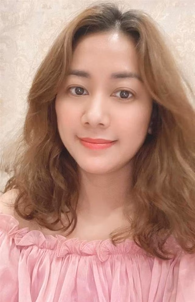 Sau khi đọc lệnh khởi tố, lực lượng chức năng đã tiến hành khám nhà Huyền tại đường Phù Đổng, TP Pleiku. Quá trình khám xét công an đã thu giữ, niêm phong nhiều thùng tài liệu, giấy tờ liên quan.