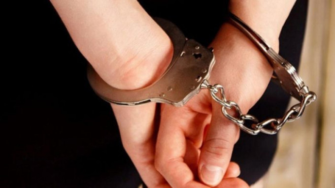  Bắt giam nhân viên Agribank chiếm đoạt hơn 1 tỷ đồng: Ngày 15/5, Công an tỉnh Bắc Kạn đã khởi tố Dương Thị Lan (SN 1964 - nhân viên Ngân hàng Nông nghiệp và Phát triển nông thôn chi nhánh huyện Ba Bể) về tội tham ô tài sản. Lan đã chiếm đoạt được số tiền 197 triệu đồng, đồng thời tự ý thực hiện 28 giao dịch rút tiền gửi tiết kiệm của khách hàng chiếm đoạt số tiền trên 800 triệu đồng. 