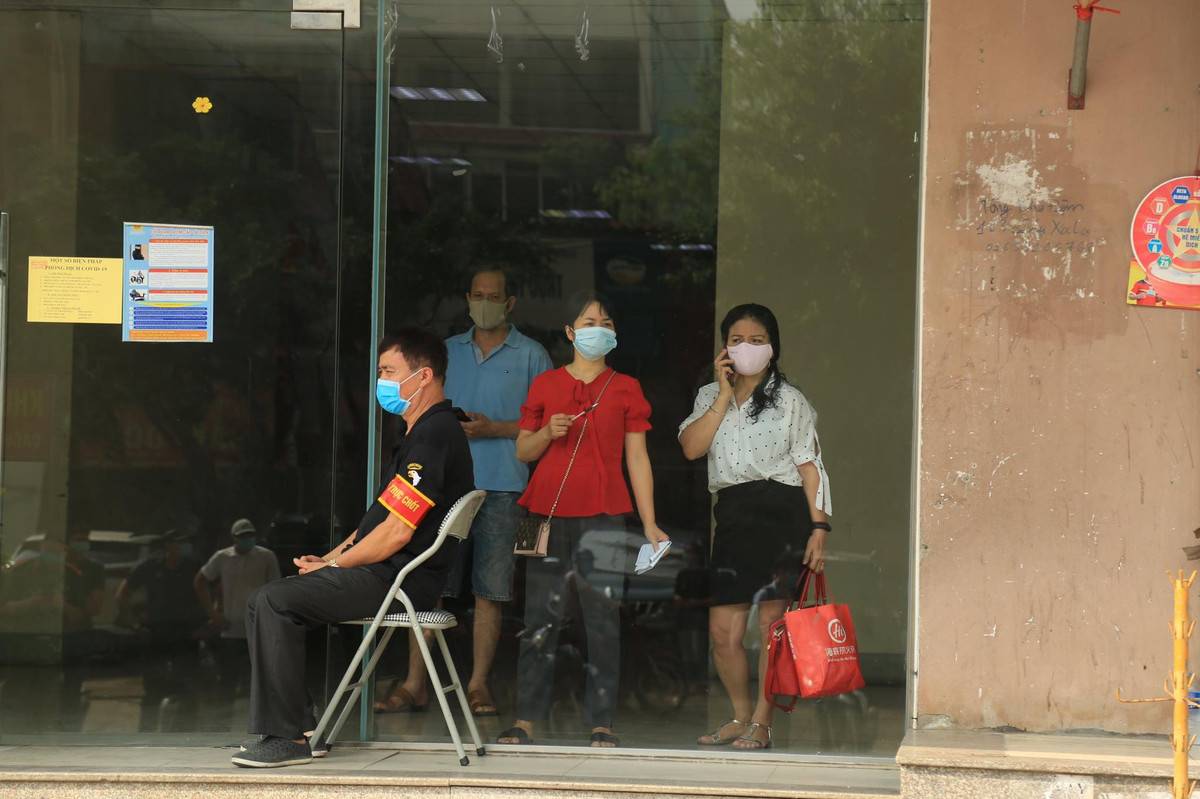 Kết quả sơ bộ xác minh được 5 trường hợp F1. TTYT huyện Thanh Trì đang tiếp tục điều tra xác minh thêm các trường hợp người tiếp xúc gần để cách ly, lấy mẫu xét nghiệm theo quy định.