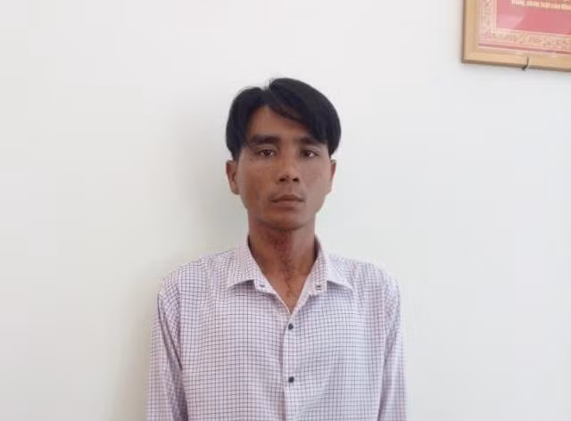 Yêu cầu cho đánh lại để giải hòa, thanh niên bị đâm chết: Huỳnh Phú Thạnh (31 tuổi) rủ bạn là Trần Thái Thuận (30 tuổi, cùng trú huyện Lai Vung, tỉnh Đồng Tháp) đến quán nhậu để hòa giải vụ ẩu đả trước đó, rồi yêu cầu bạn cho người khác đánh lại là huề. Hòa giải không thành, Thạch bị Thuận rút dao đâm chết tại quán nhậu. Ngày 13/5, Thạch bị Đồng Tháp bắt tạm giam để điều tra.