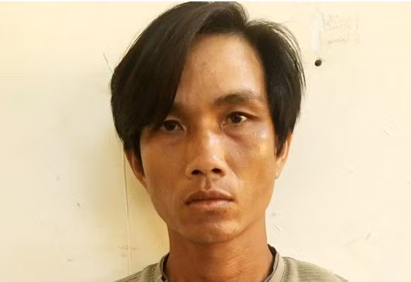  Bắt giam cha dượng hành hạ con riêng của vợ: Ngày 13/5, Công an huyện Mỹ Xuyên, tỉnh Sóc Trăng, khởi tố bị can, bắt tạm giam Nguyễn Hoài Vũ (41 tuổi, tạm trú tại xã Ngọc Tố) về tội Hành hạ con. Vũ dùng dao, thuốc lá đang cháy gây thương tích cho cháu bé. Hành vi của Vũ khiến bị hại N.T.H. (6 tuổi, con riêng của vợ Vũ) đau đớn về thể xác và tinh thần.