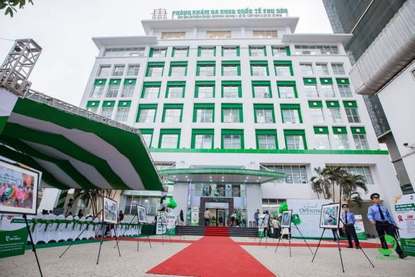  Đình chỉ hoạt động khám, chữa bệnh Phòng khám đa khoa quốc tế Thu Cúc: Ngày 13/5, Sở Y tế TP Hà Nội có quyết định số 2726 đình chỉ hoạt động khám, chữa bệnh đối với Phòng khám đa khoa quốc tế Thu Cúc (thuộc Công ty cổ phần Y khoa và thẩm mỹ Thu Cúc) và chỉ được phép hoạt động trở lại khi có văn bản cho phép của Sở Y tế TP Hà Nội vì liên quan đến ca bệnh COVID-19.