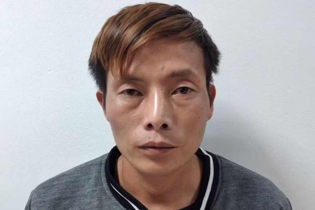  Can ngăn anh trai đánh con, em bị đâm chết: Đêm 16/2, sau khi uống rượu, Vi Văn Bảy (29 tuổi, ở huyện Sơn Dương, tỉnh Tuyên Quang) đánh đập các con. Thấy em trai là anh Vi Đức Vinh (26 tuổi) vào can ngăn, Bảy đã cầm dao đâm liên tiếp vào người anh Vinh khiến nạn nhân tử vong. Bảy là người nghiện rượu. Khi say, bị can thường chửi bới, đánh đập các con.