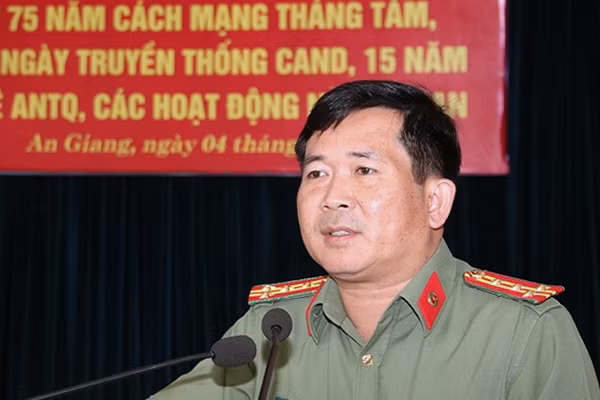 Sau đó họ khá bất ngờ vì nhận được ngay sự phản hồi trực tiếp từ chính Giám đốc Công an tỉnh nên thực sự đã tin và thường xuyên cung cấp những thông tin quý giá.