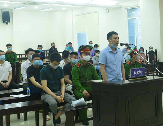 Theo cáo trạng, Công ty Nhật Cường thành lập năm 2001, do Bùi Quang Huy làm Tổng Giám đốc. Từ năm 2013 đến 2019, doanh nghiệp này kinh doanh mua bán điện thoại di động và các thiết bị điện tử khác. Tuy nhiên, Công ty Nhật Cường nhập hàng của nước ngoài về bán tại Việt Nam không qua hải quan, không nộp thuế. 