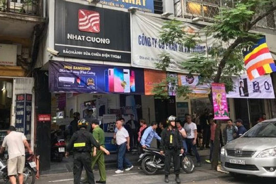 Trong đó, giai đoạn 2014 – 2019, Nhật Cường bán hơn 255.000 sản phẩm điện thoại, thiết bị điện tử với giá trị hơn 2.927 tỷ đồng. Bùi Quang Huy bỏ ra hơn 72 tỷ đồng để vận chuyển trái phép từ Trung Quốc về Việt Nam phân phối, hưởng lợi bất chính hơn 221 tỷ đồng.