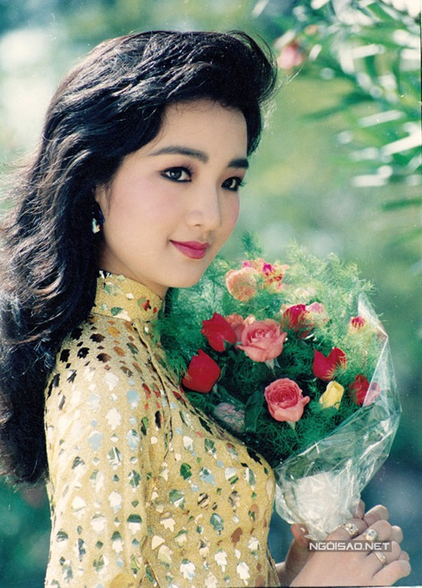 Hoa hậu Đền Hùng Giáng My: Sống trong biệt thự triệu đô Giáng My đăng quang Hoa hậu Đền Hùng năm 1989 và cho đến tận bây giờ vẫn chưa có đơn vị nào tổ chức cuộc thi này. Lúc đăng quang, Giáng My đang học Nhạc viện Hà Nội. Chị có cách ứng xử thông minh khiến khán giả đồng tình với kết quả của ban giám khảo.