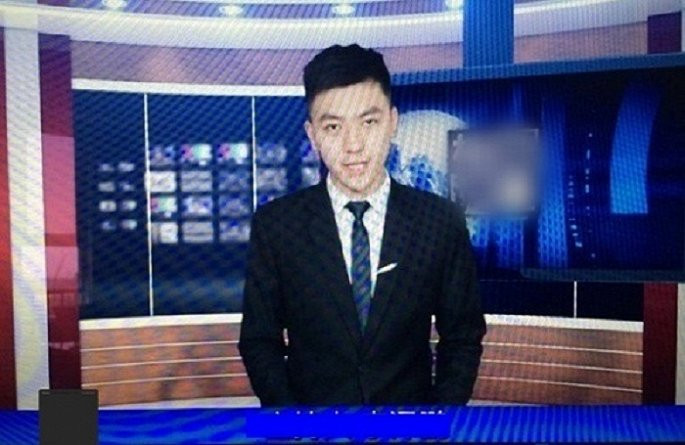 Lên sóng chỉ cần chỉn chu mỗi nửa người trên, bảo sao họ lại xuề xòa với nửa phần cơ thể dưới đến vậy.