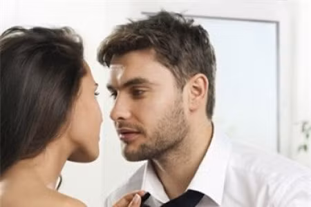 Chong khong chiu buong tha khi co bo doi dut tinh