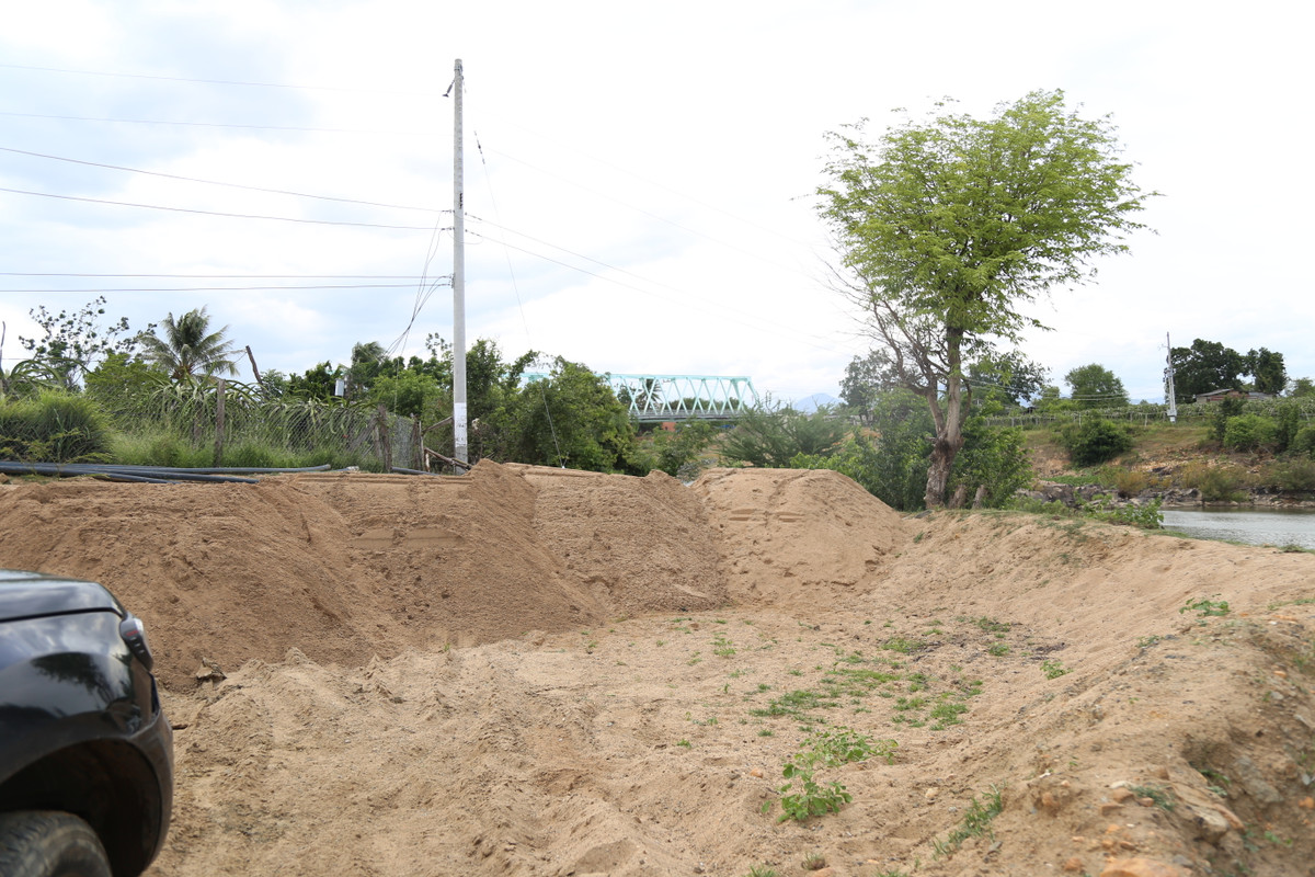 Binh Thuan chi dao kiem tra khai thac cat trai phep tren Song Luy