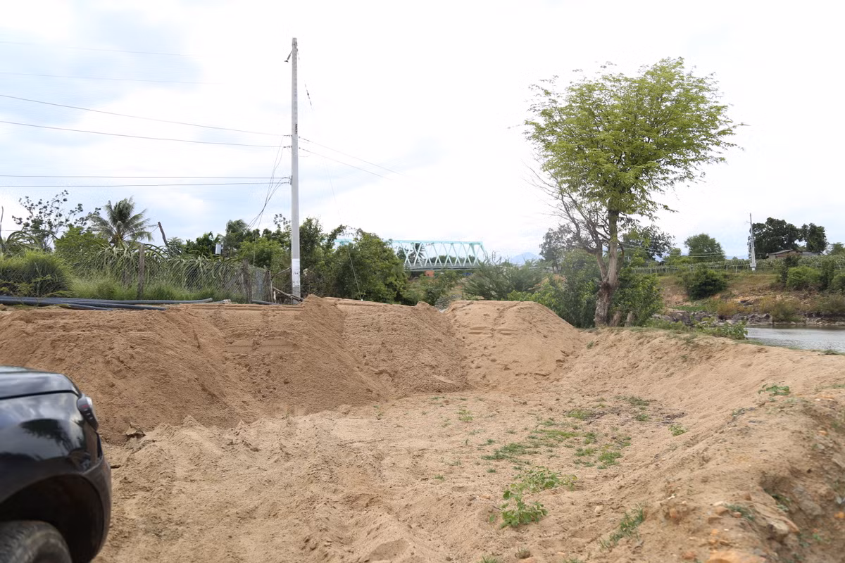 Binh Thuan chi dao kiem tra khai thac cat trai phep tren Song Luy