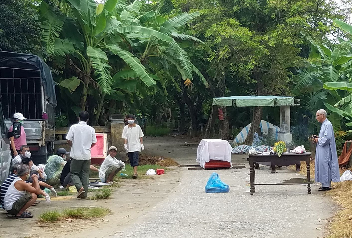 Phat hien thi the nguoi dan ong tren song sau hai ngay mat tich bi an