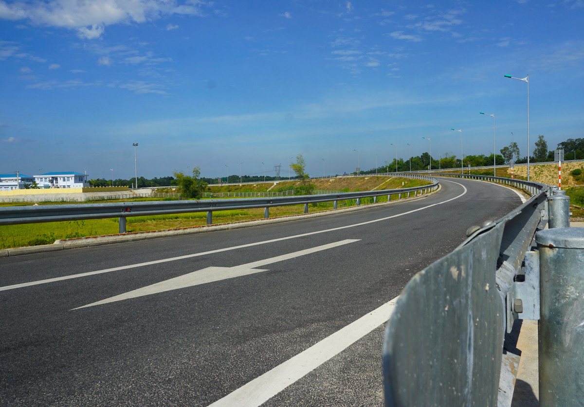 Các tuyến đường nối vào cao tốc Đà Nẵng- Quảng Ngãi đã hoàn thành.