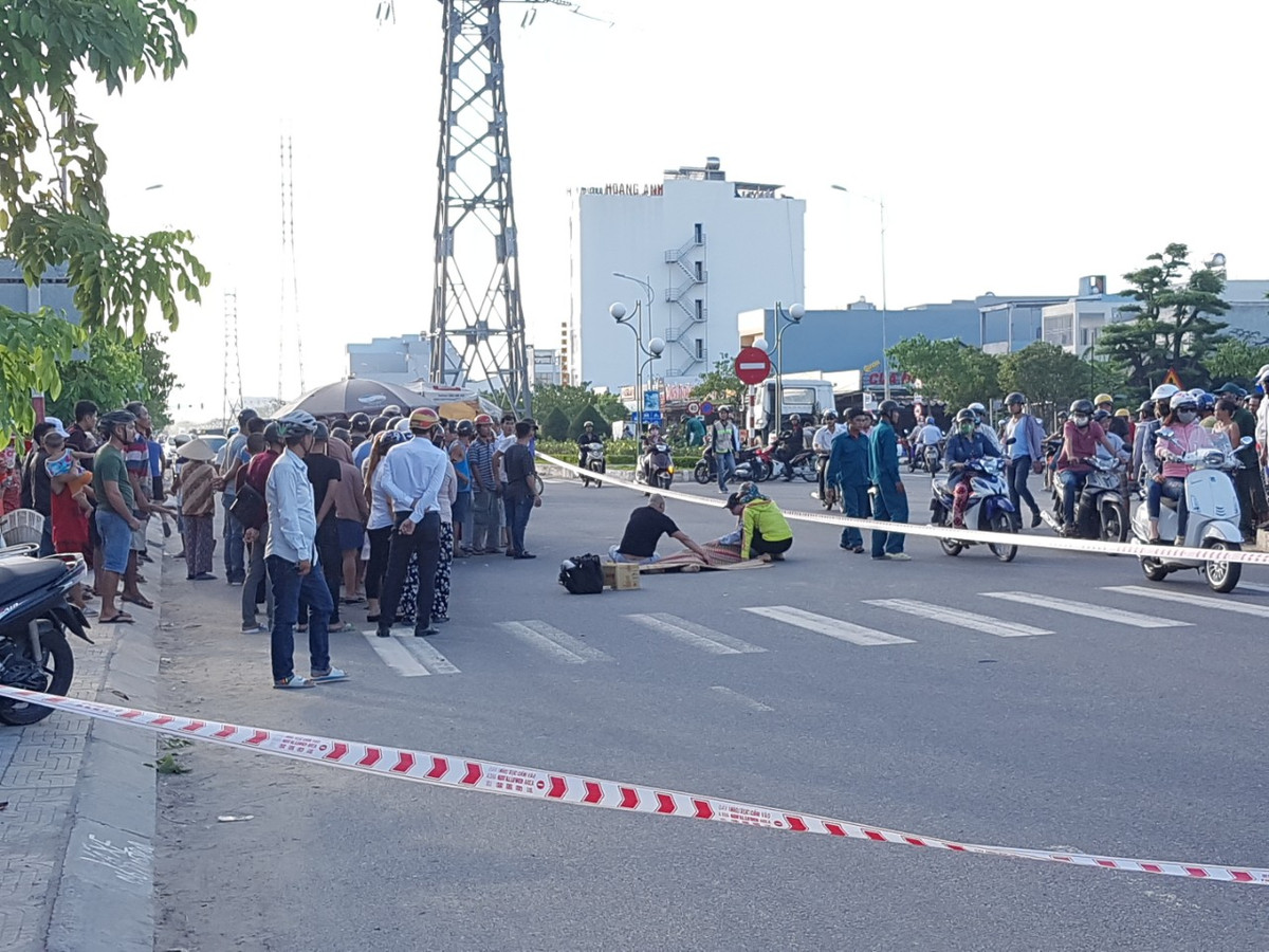 Nghi vấn xe tải gây tai nạn chết người rồi bỏ chạy ở Đà Nẵng - Hình 2 Nghi van xe tai gay tai nan chet nguoi roi bo chay o Da Nang-Hinh-2