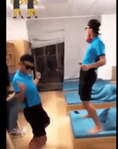 Ha Duc Chinh - Bui Tien Dung mac do doi 