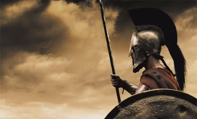 Giết nông nô: Theo truyền thống của người Sparta, các nam thanh niên được đào tạo kỹ năng chiến đấu trong 10 năm. Sau đó, ở tuổi 17, họ phải trải qua một nghi lễ cuối cùng. Các thanh niên này được thả vào một khu vực để rình bắt và giết chết bất cứ nông nô hay nô lệ nào. Những ai thất bại sẽ bị trừng phạt bằng đòn roi hoặc các biện pháp tra tấn khác.