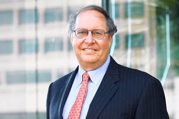 5. Bill Miller, 68 tuổi, cựu Giám đốc đầu tư của Legg Mason Capital Management. Miller đã phát triển thành công quỹ của mình từ 750 triệu USD đến hơn 20 tỷ USD.