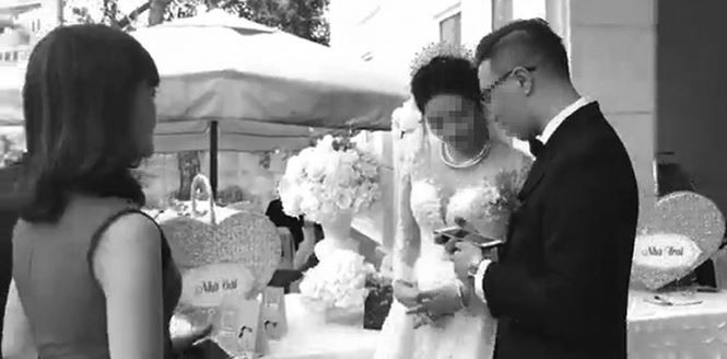 Mung cuoi: Quet the va xuong so