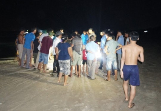 Di tam bien, 3 hoc sinh vua do dai hoc chet duoi thuong tam