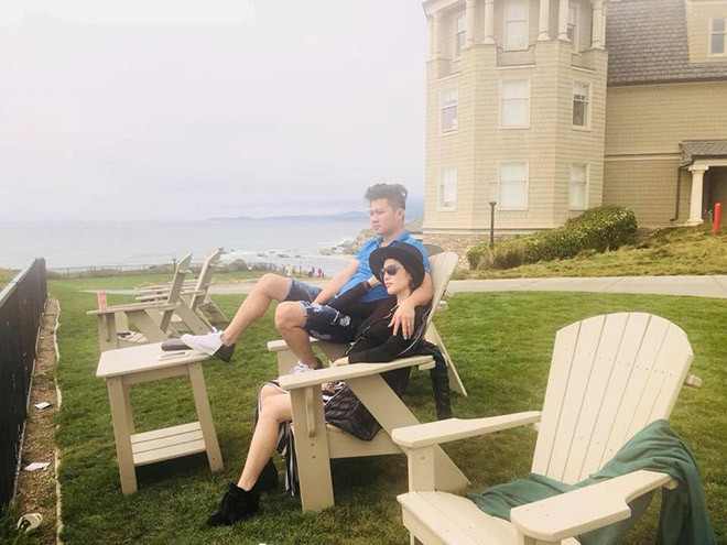 “Trong gia đoạn mang bầu vợ tôi có nghén. Cô ấy ăn khá nhiều thứ nhưng mỗi thứ một ít. Thành ra, những phần thừa tôi phải ăn nên tăng cân khá nhiều”, Lâm Vũ chia sẻ.