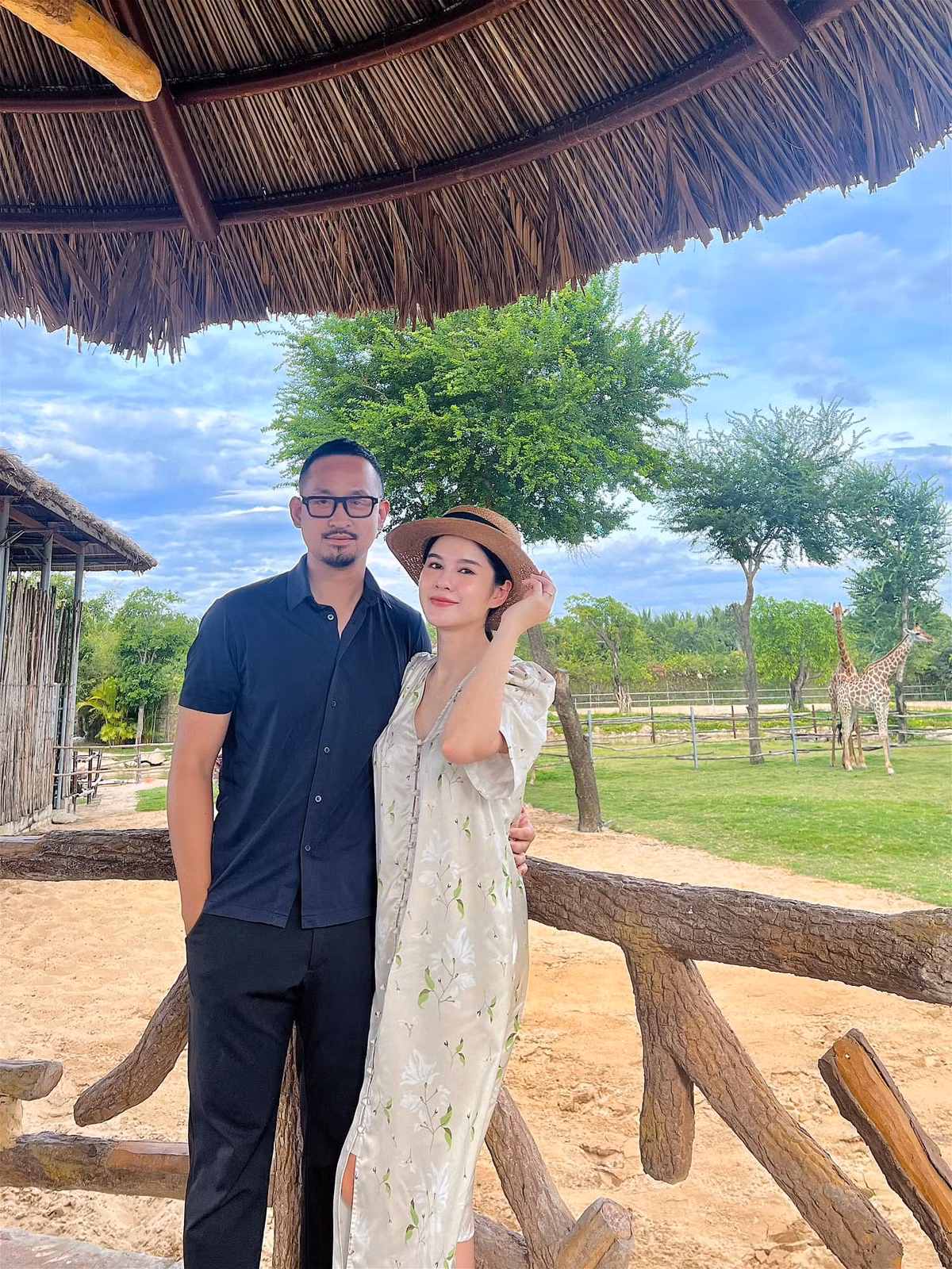 Các đường nét trên gương mặt Thu Hoài vẫn hài hòa, cân đối chứ không có bất cứ dấu hiệu lão hóa nào.