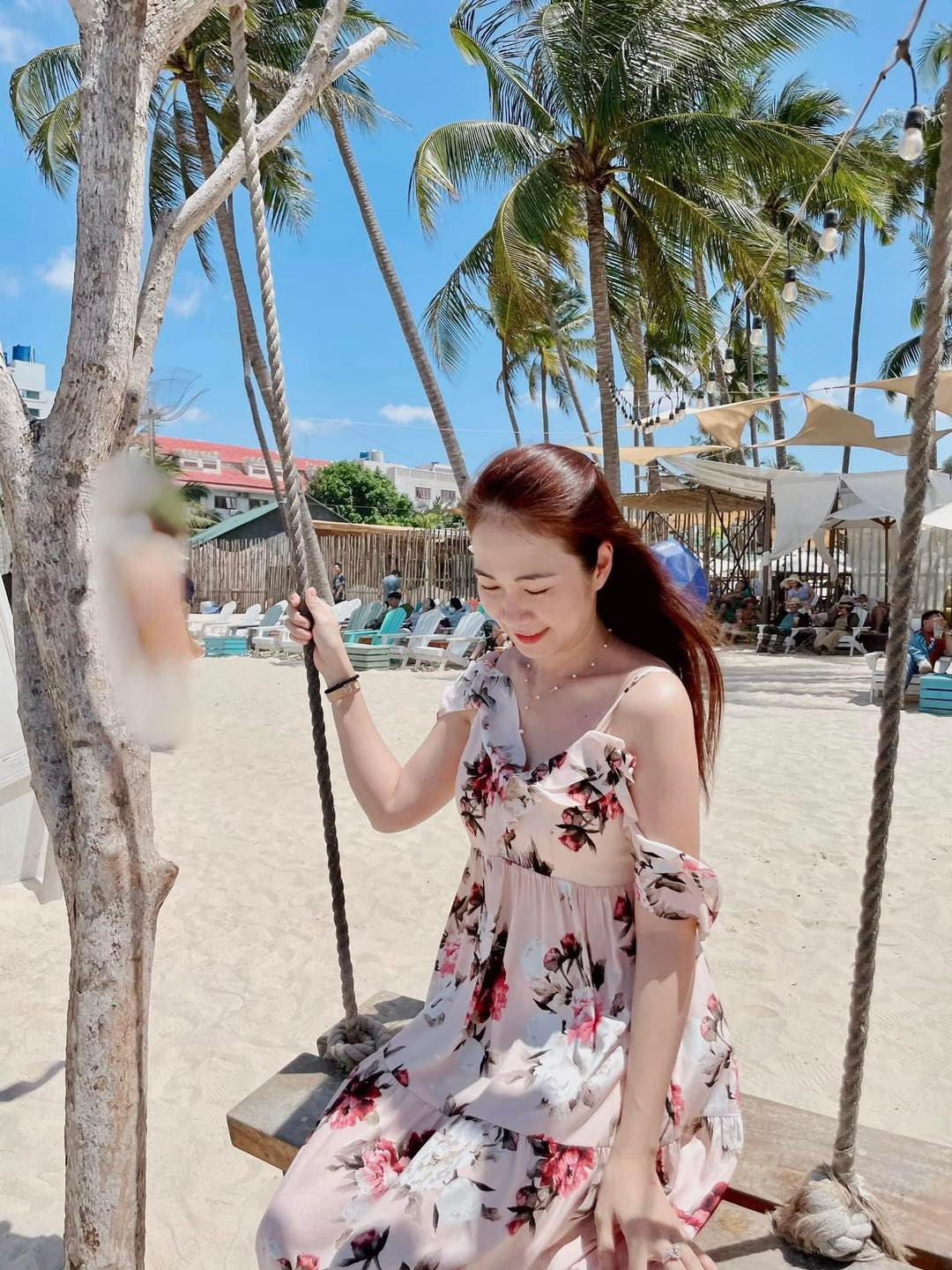 Dù là mẹ của hai người con lại luôn bận rộn với lịch trình công việc dày đặc nhưng khi xuất hiện Thanh Thảo Hugo khiến khán giả xuýt xoa bởi sự trẻ trung, xinh đẹp.