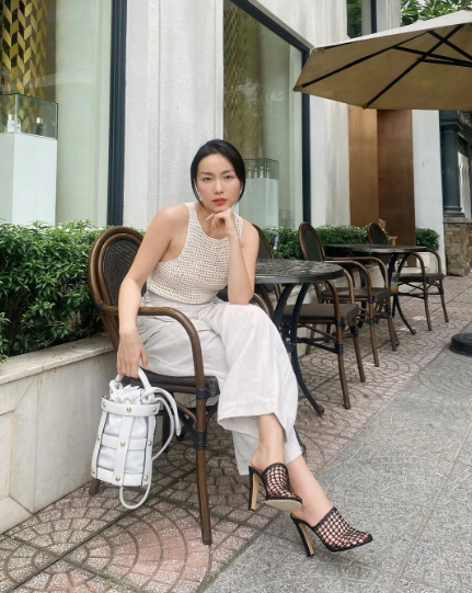 Khi đã có tên tuổi trong nghề, trở thành gương mặt KOL quen thuộc, cô nàng cũng không ngần ngại chia sẻ về mức lương đáng mơ ước.