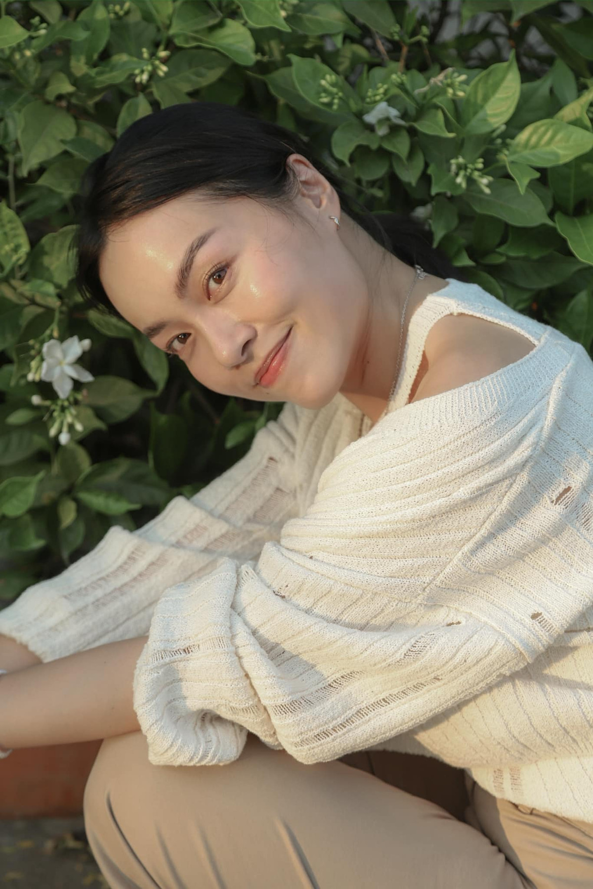 Chưa kể, những hình ảnh trong cuộc sống đời thường như phong cách thời trang, nấu ăn healthy,... của cô nàng cũng nhận được nhiều lượt yêu thích từ người hâm mộ.