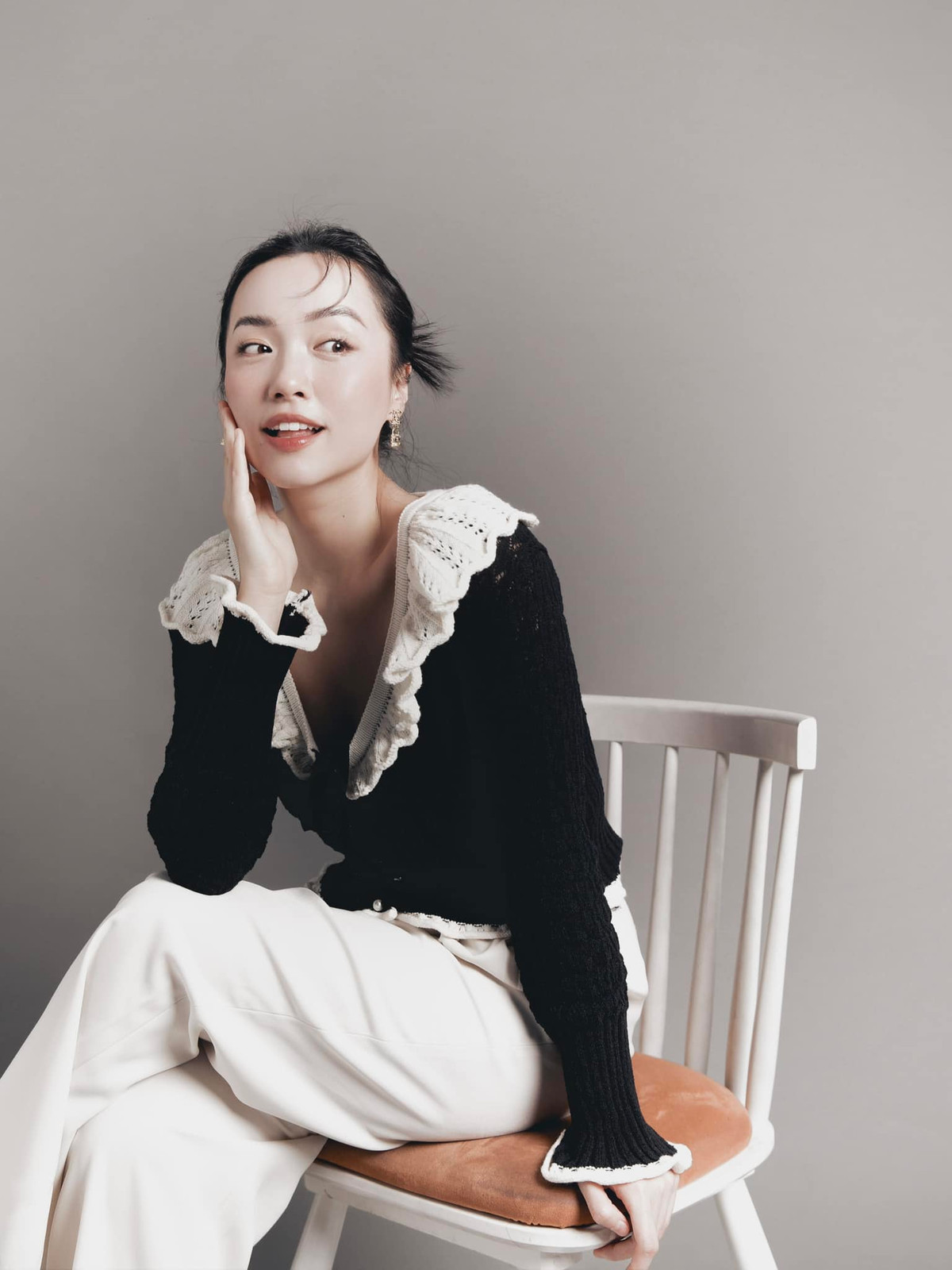 Trước đó, cô còn gây chú ý trên mạng xã hội bởi câu chuyện "lột xác" ngoạn mục, từ một cô nàng ú na ú nần thành hot girl xinh đẹp.